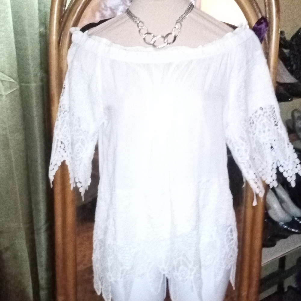 Off shoulder cotton and lace white top